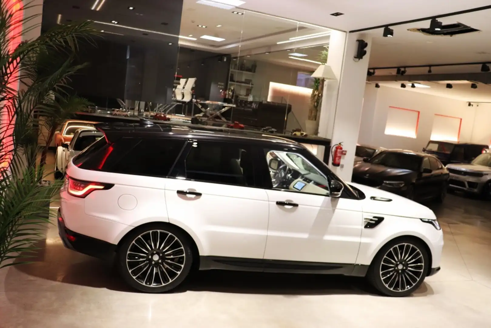 Land Rover Range Rover Sport 2.0 Si4 PHEV HSE Dynamic 404 Blanc - 2