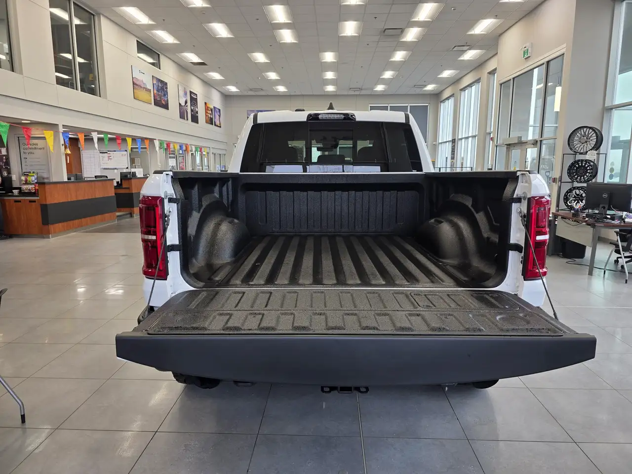 RAM 1500 снимка RAM 1500