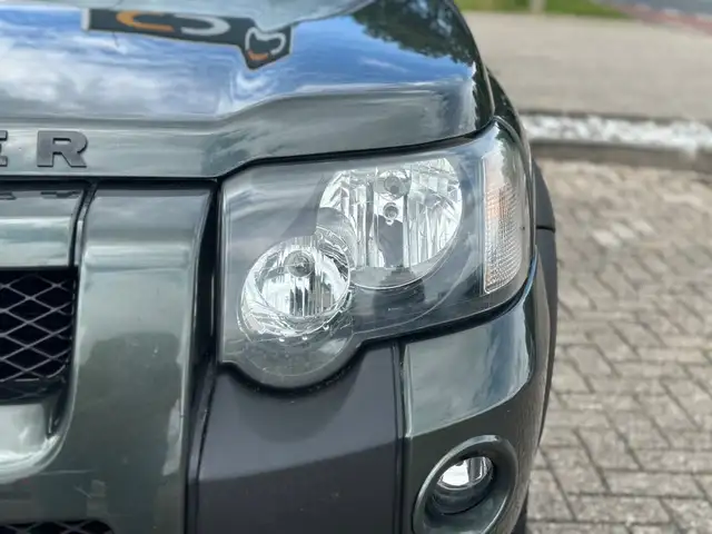 Land Rover Freelander view 3
