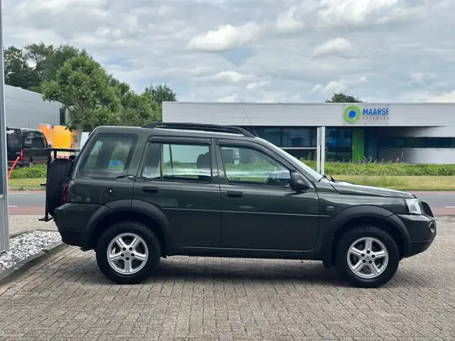 Land Rover Freelander view 4