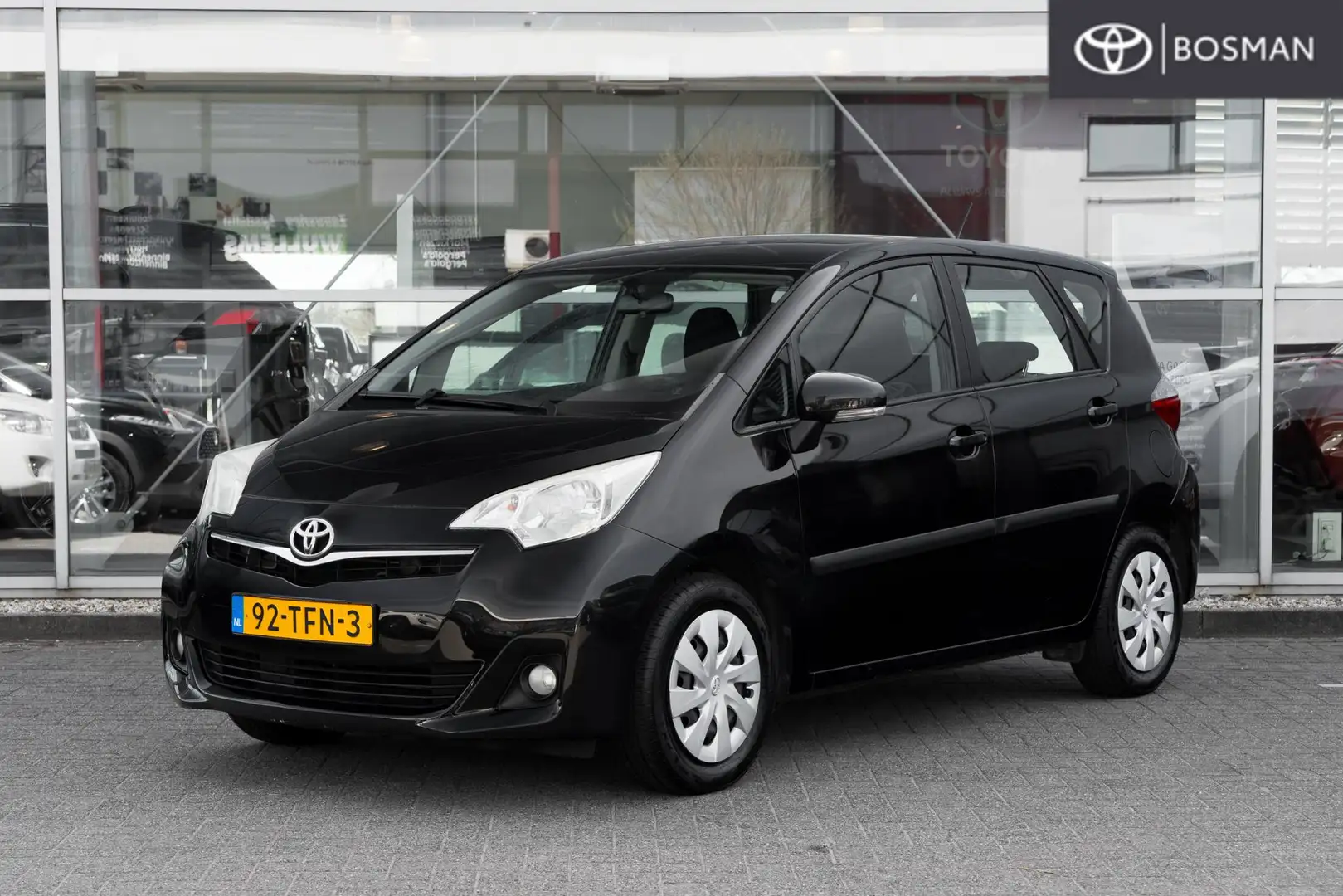 Toyota Verso-S 1.3 VVT-i Aspiration Negro - 1