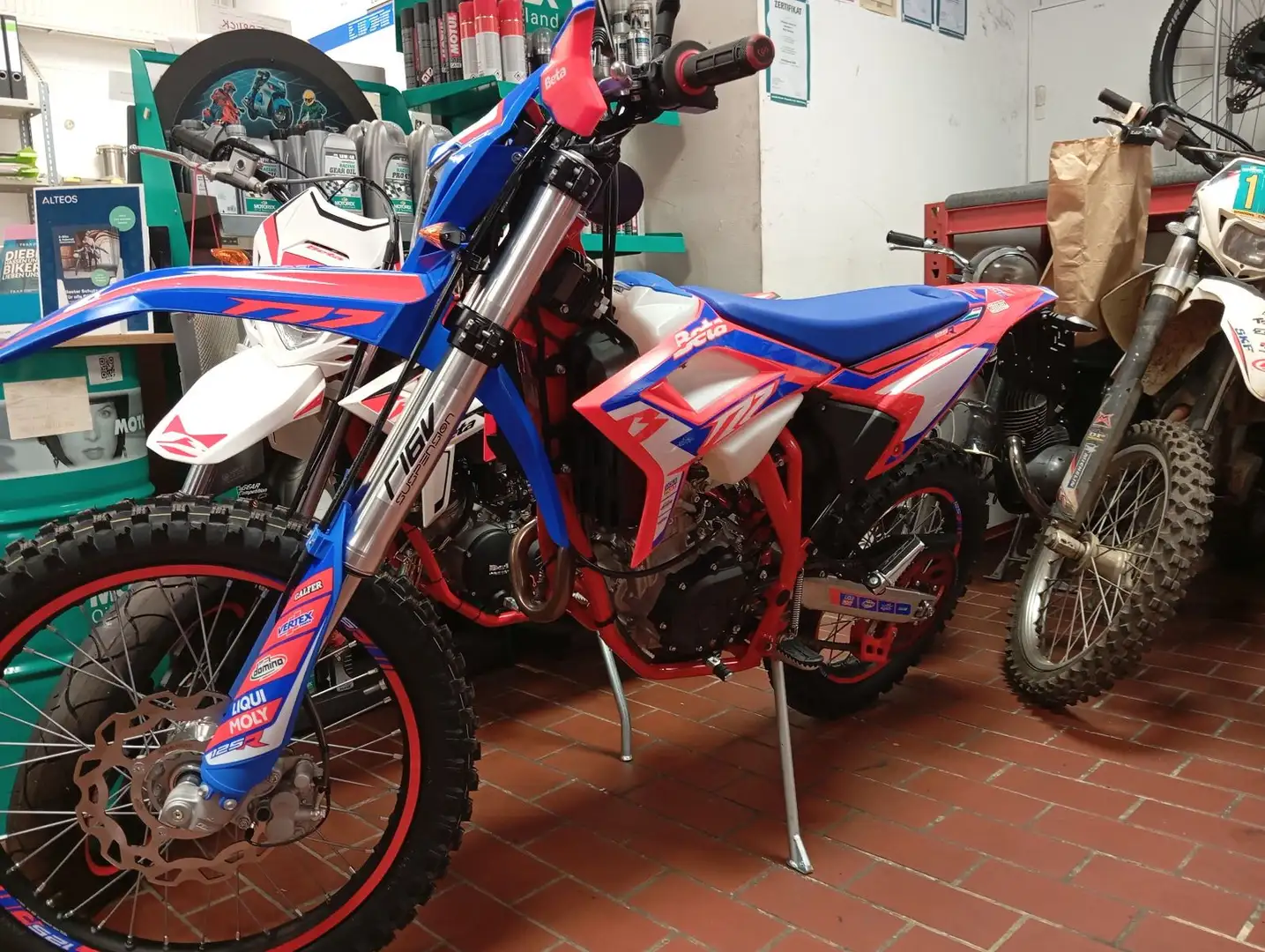 Beta RR 125 LC R 2025 E5+ Enduro blau neu eingetroffen Blauw - 1