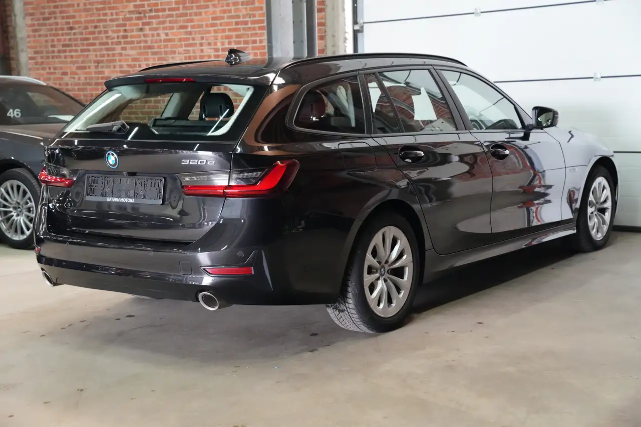 BMW 320 eA PHEV Garantie 98% SOH Plug in Hybride Benzine Automaat EURO 6d, миниатюра 2