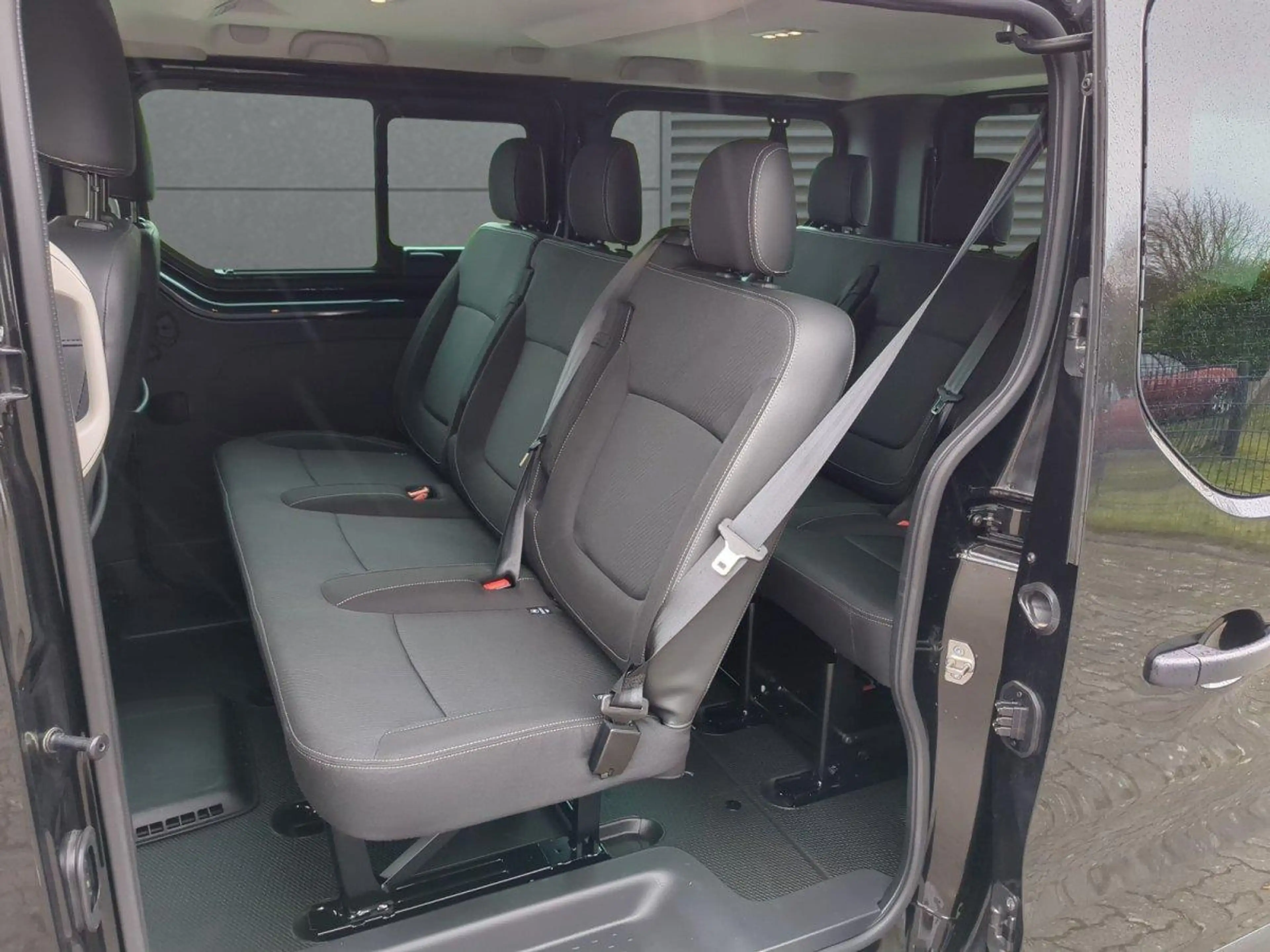 Nissan Primastar L1H1 Tekna 2,8t dCi 170 DCT 125 kW (170 PS), Au... — photo 6