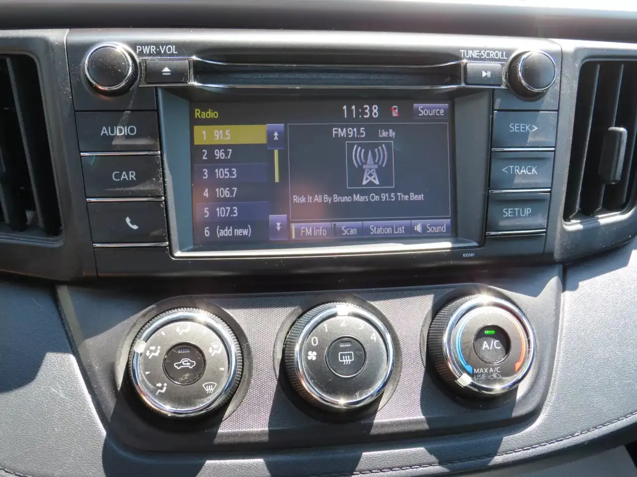 Toyota RAV 4 photo Toyota RAV 4