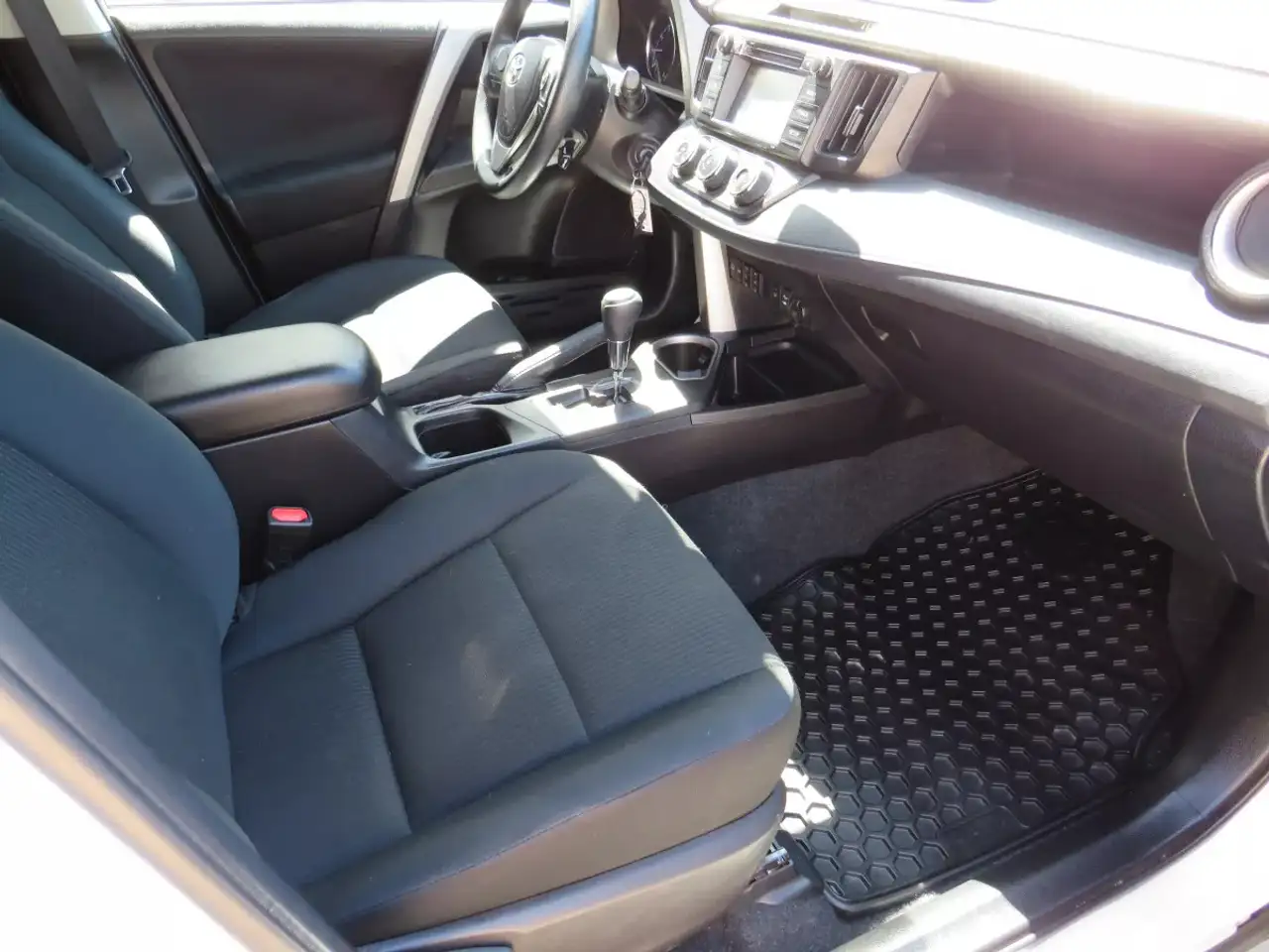 Toyota RAV 4 photo Toyota RAV 4