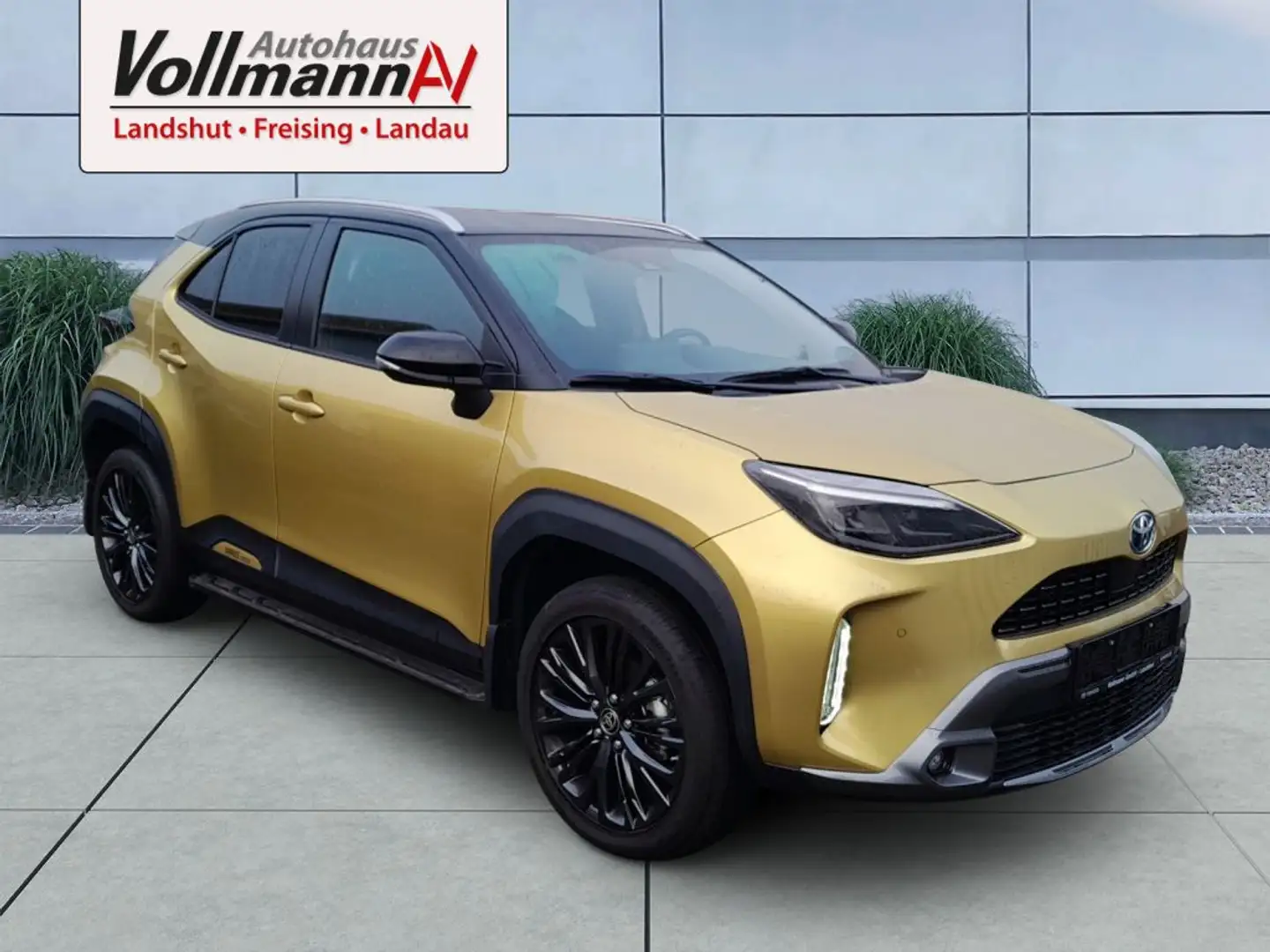 Toyota Yaris Cross Hybrid 1.5 VVT-i Adventure Gold - 1