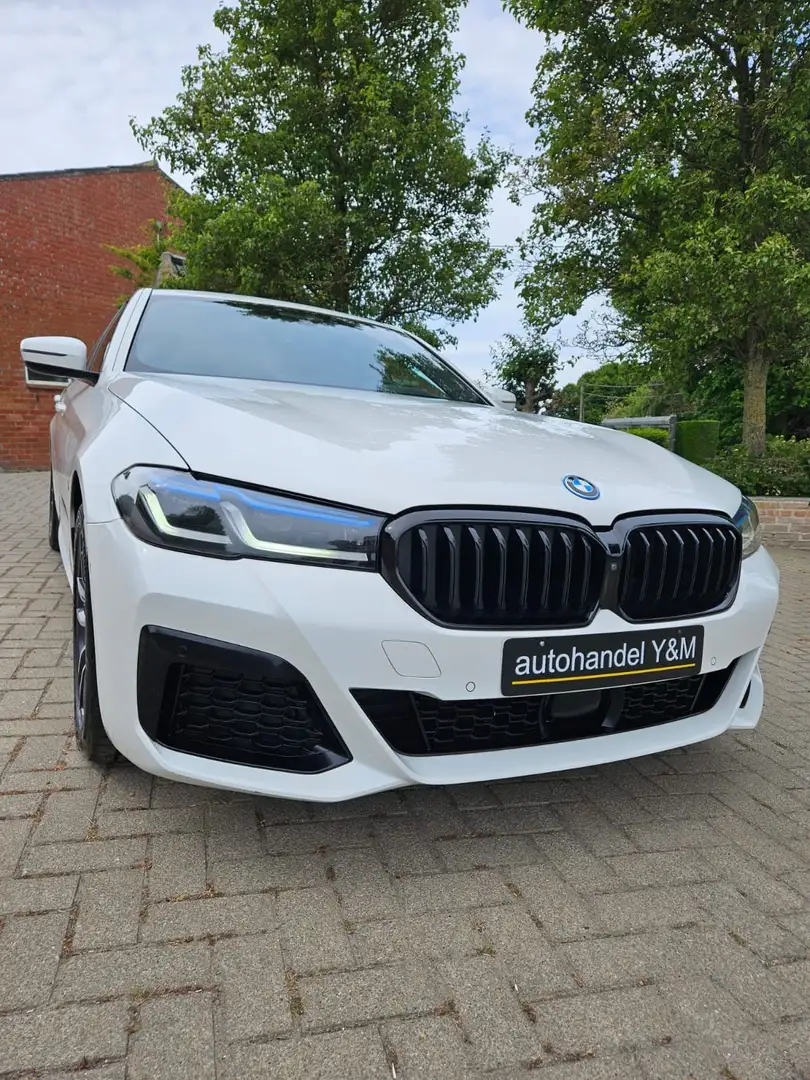BMW 545 545e xDrive Aut. M Sport Edition Wit - 2