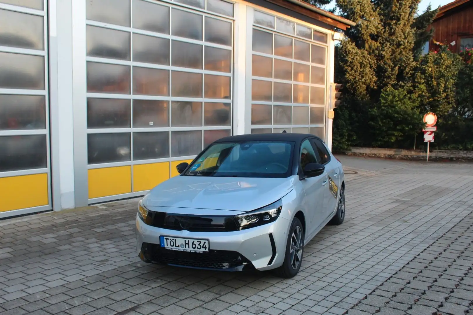 Opel Corsa Opel Corsa F GS~NAVI~KAMERA~SITZHEIZUNG Zilver - 1