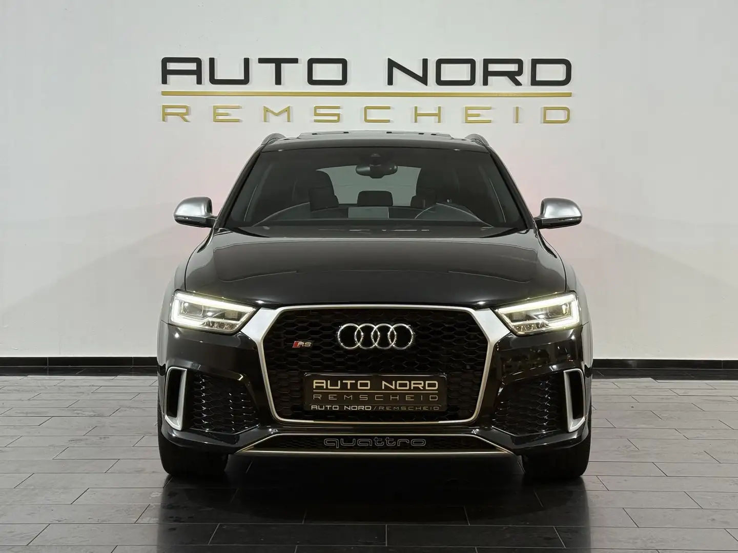 Audi RS Q3 2.5 TFSI quat.*Raute*Pano*BOSE*KeyGo*AHK* Schwarz - 2