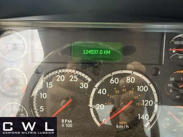 2017 Freightliner MM106