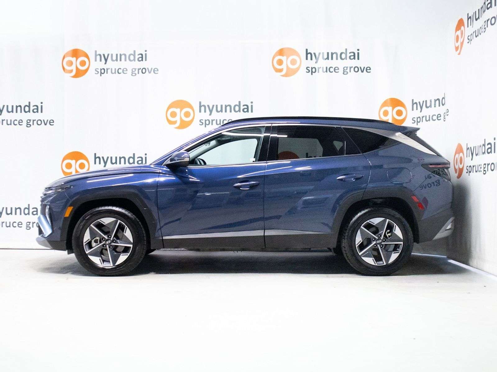 2025 Hyundai Tucson Preferred: Panoramic Moonroof, AWD, Heated Seats, — снимка 1