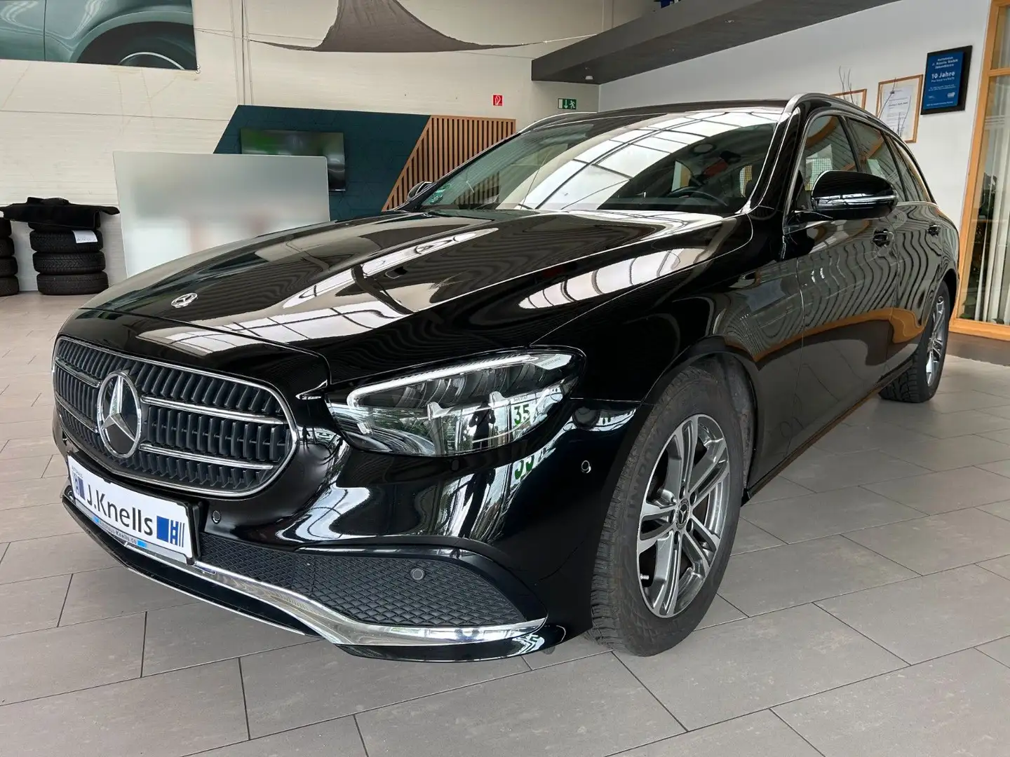 Mercedes-Benz E 220 d T Avantgarde/AHK/WIDE/KAM/MBUX/NAVI/LED Schwarz - 1
