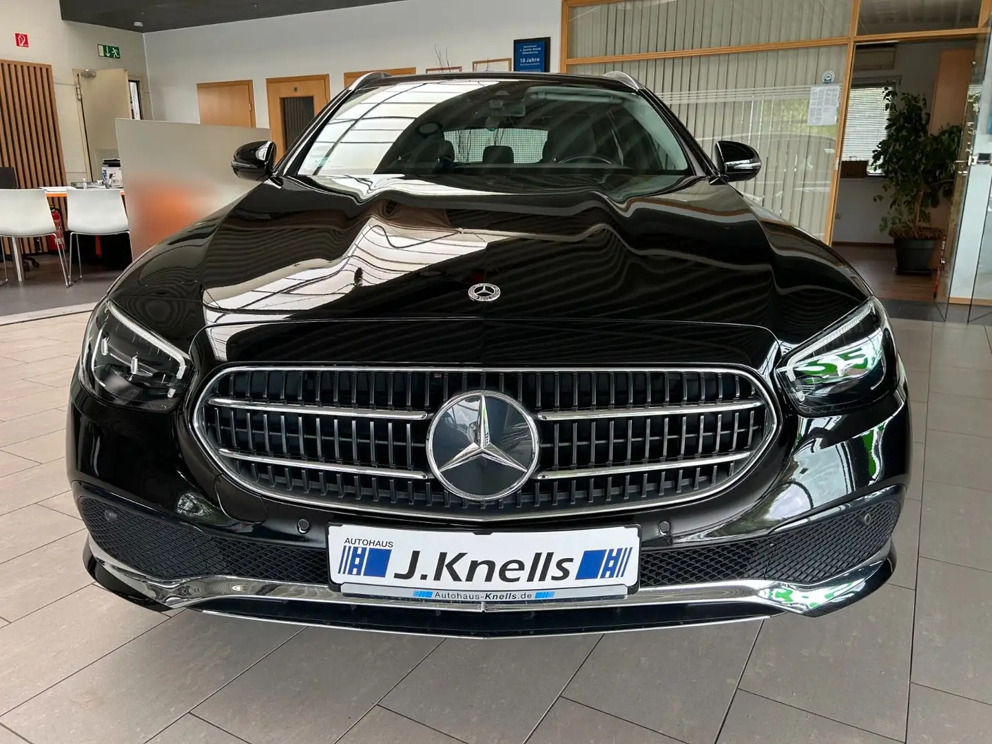 Mercedes-Benz E 220 d T Avantgarde/AHK/WIDE/KAM/MBUX/NAVI/LED Schwarz - 2