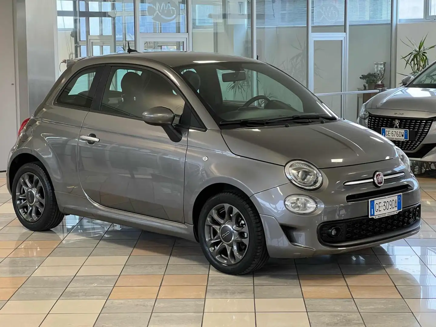 Fiat 500 1.0 Hybrid Sport Grijs - 2