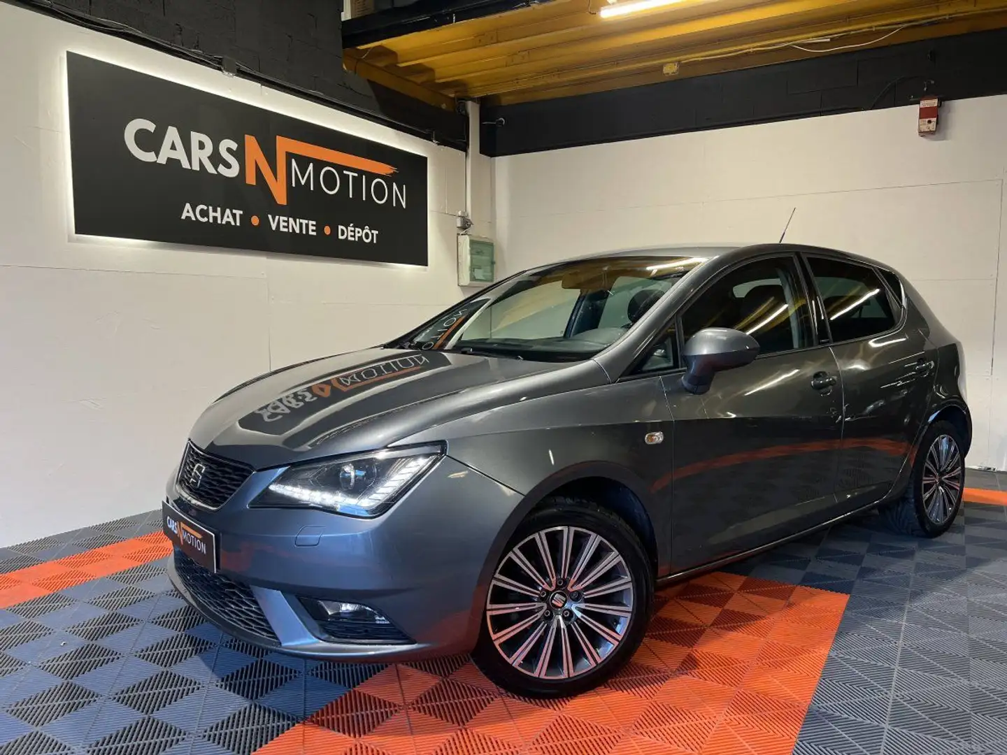 SEAT Ibiza 1.0L MPI 75ch Connect - Feux LED / Bluetooth ... Gris - 1