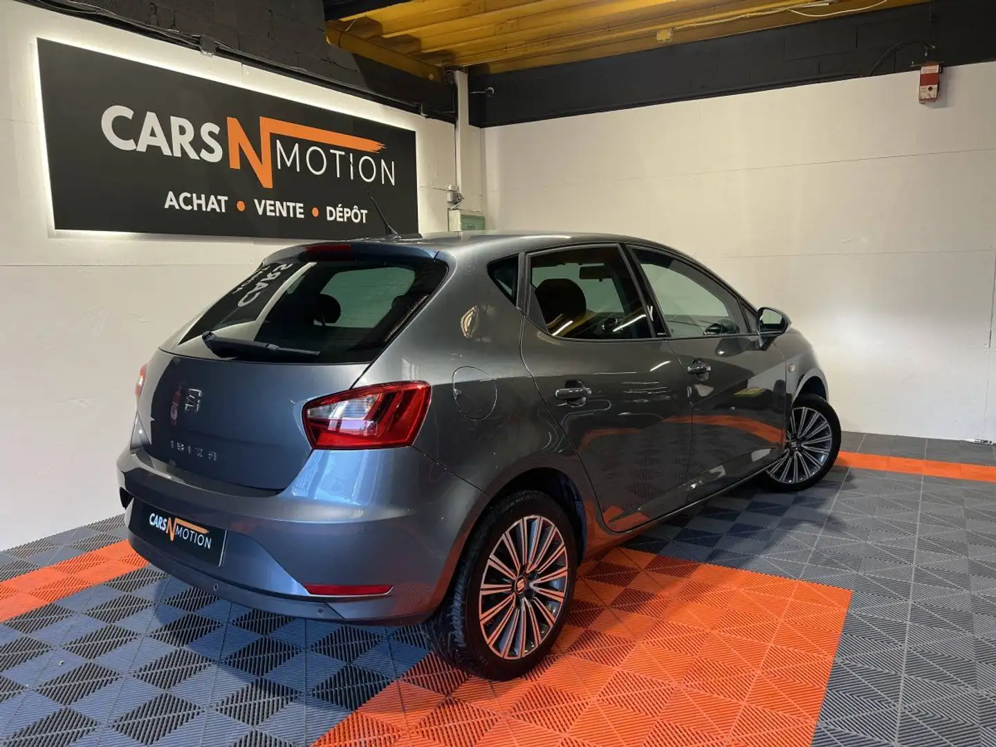 SEAT Ibiza 1.0L MPI 75ch Connect - Feux LED / Bluetooth ... Gris - 2