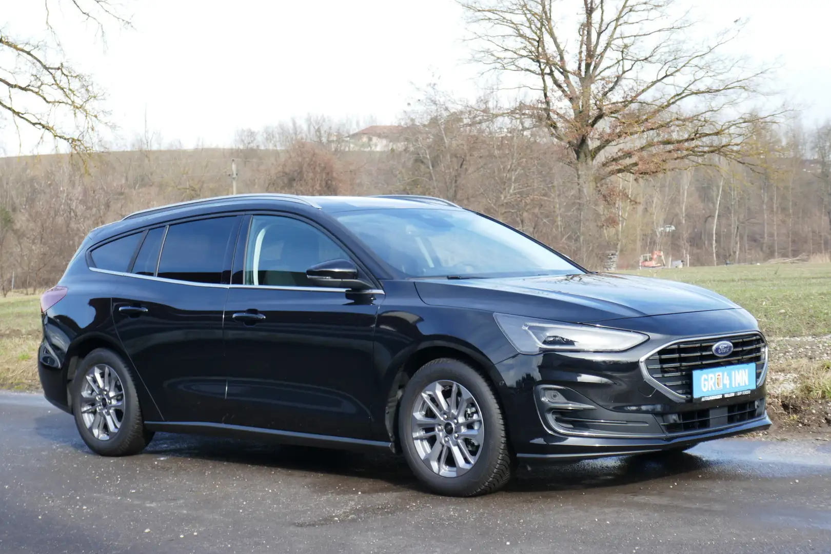 Ford Focus Titanium Schwarz - 1