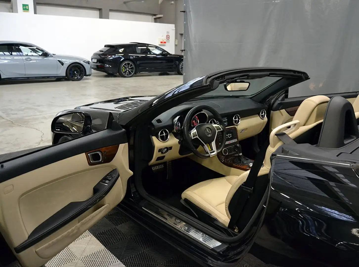Mercedes-Benz SLK 200 CGI Sport Automatica Pelle Beige Nero - 2