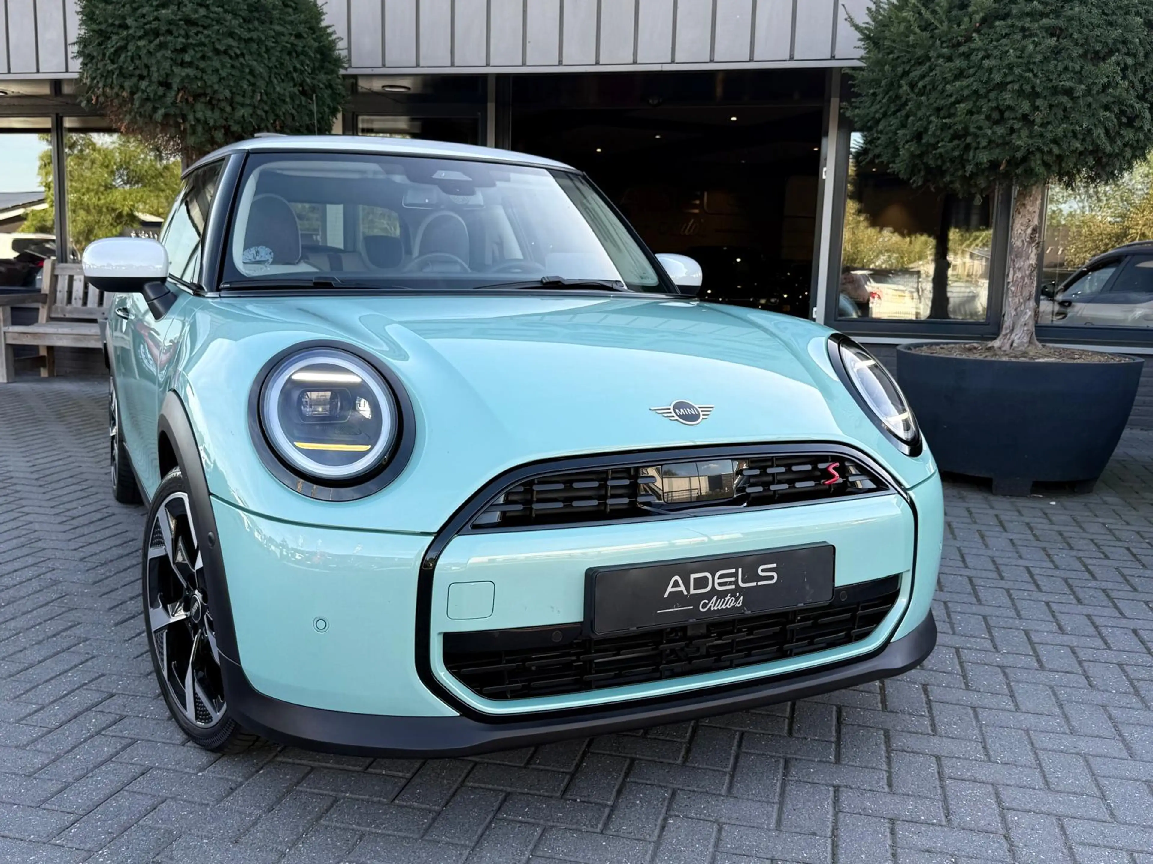 MINI Cooper S 2.0 Classic M Panodak HUD Camera Keyless Dealer On — photo 5