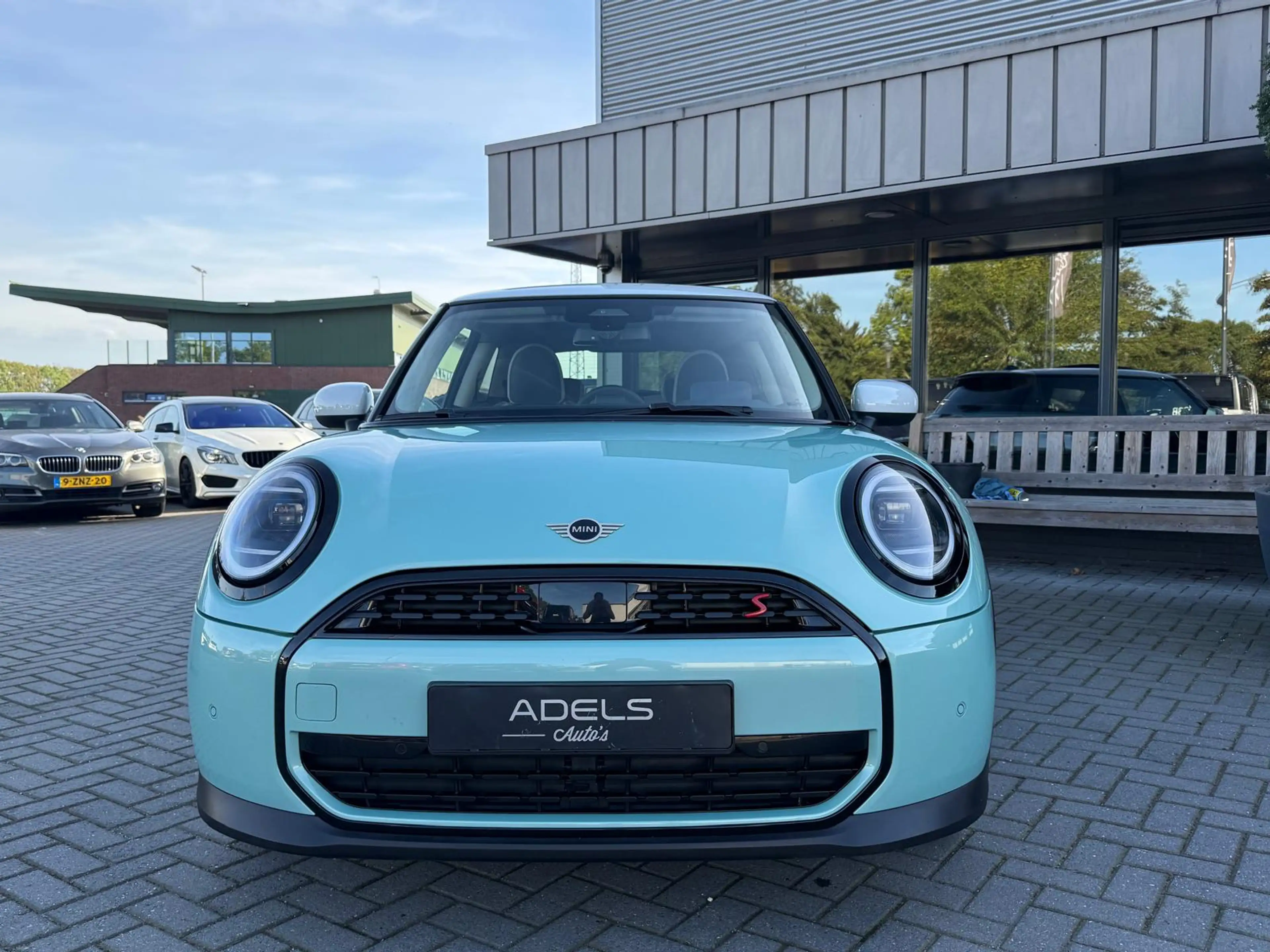 MINI Cooper S 2.0 Classic M Panodak HUD Camera Keyless Dealer On — photo 28