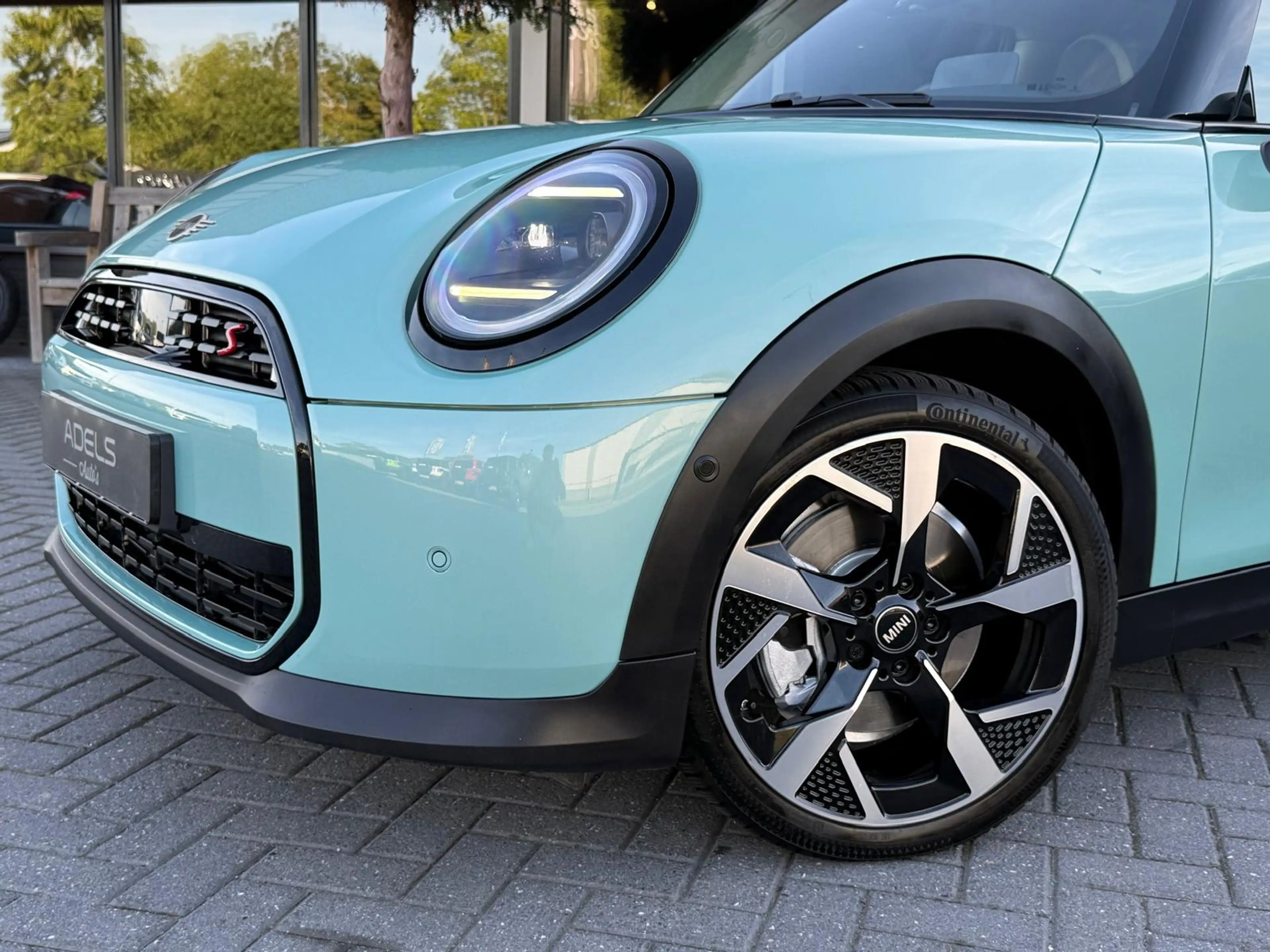 MINI Cooper S 2.0 Classic M Panodak HUD Camera Keyless Dealer On — photo 17