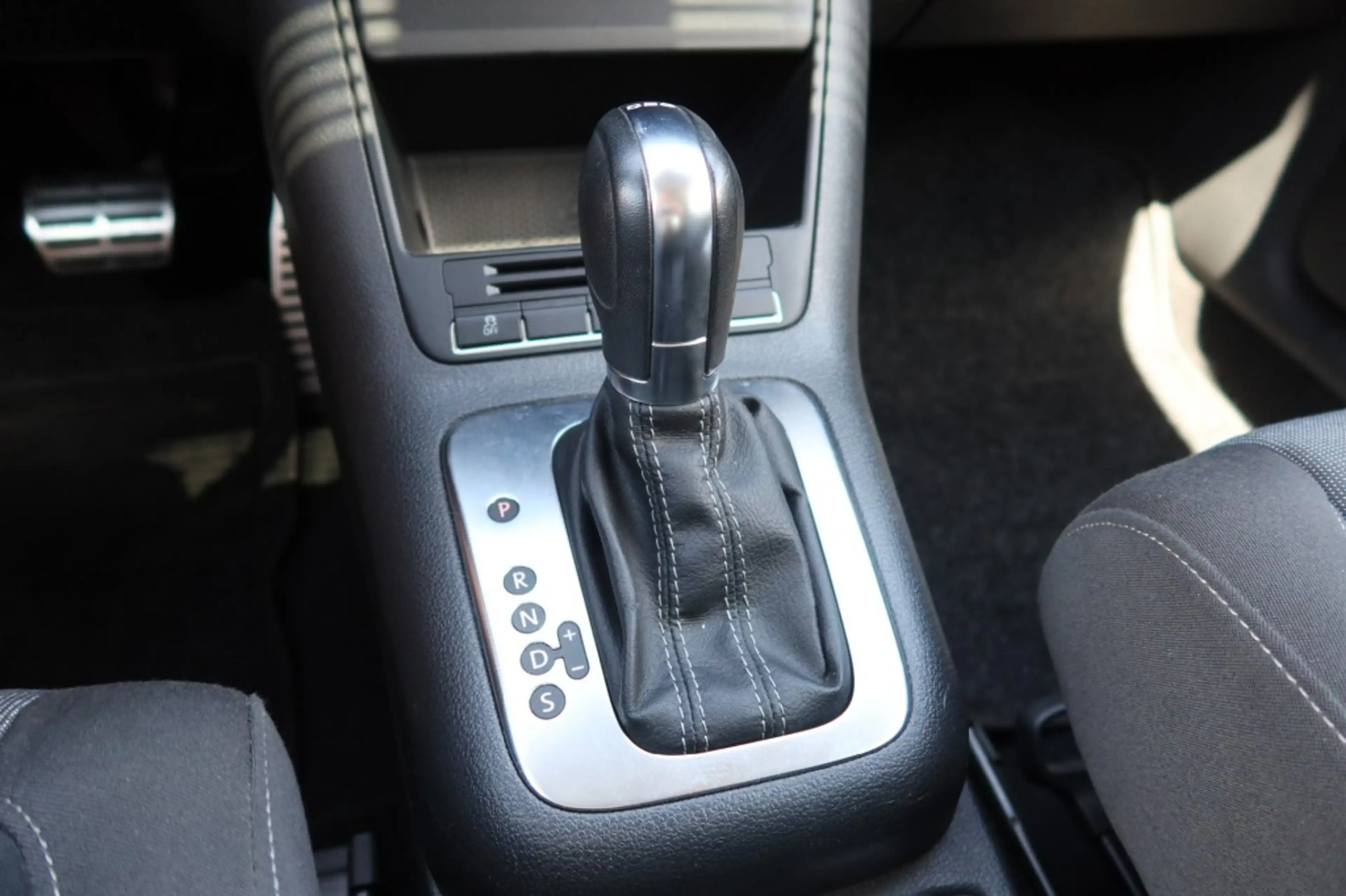 Volkswagen Golf Plus 1.4 TSI AUTOMAAT122pk Highline NAVI, Clima, Stoelv — photo 13