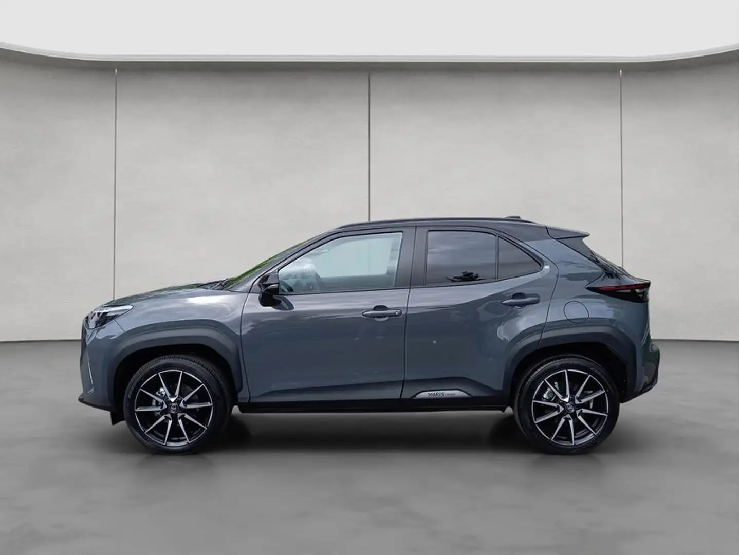 Toyota Yaris Cross Hybrid 130 1.5 VVT-i GR Sport 68 kW, 5 Gris - 2