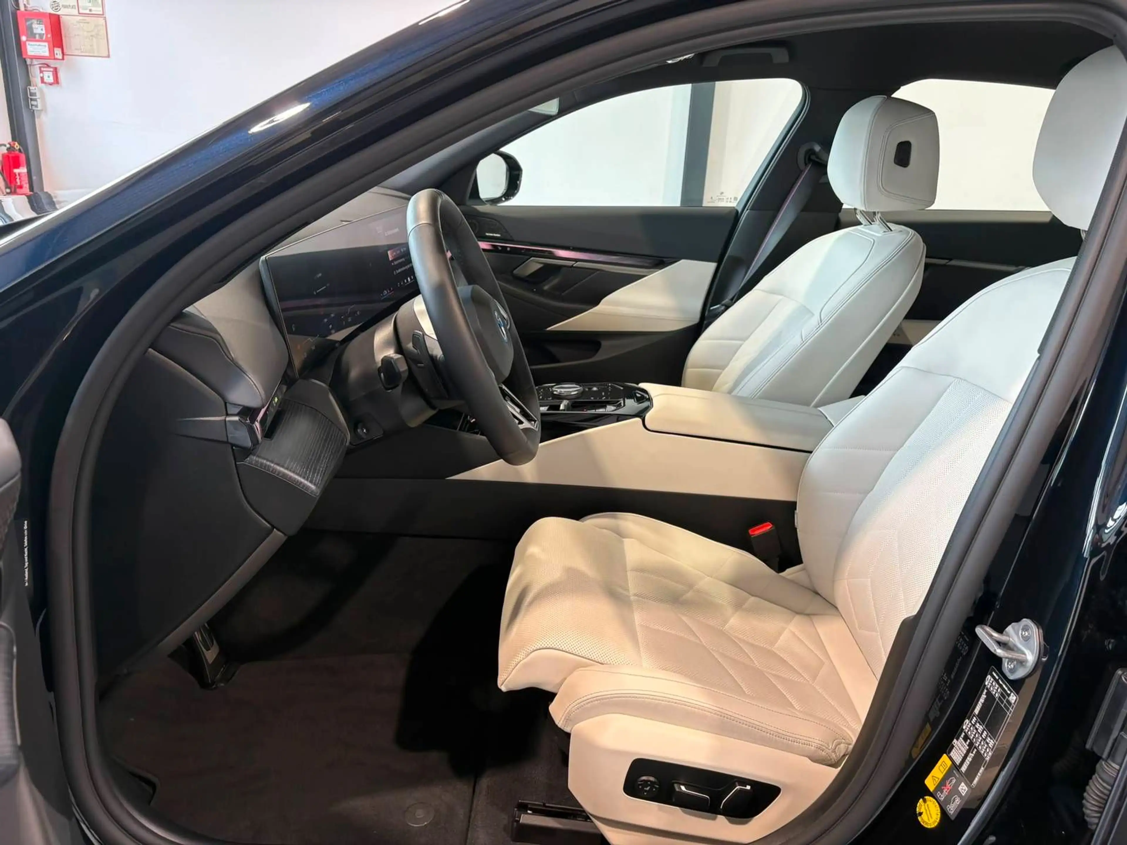 BMW i5 Lim.  eDrive40 M Sport LED|Sitzhzg|DAB — photo 8