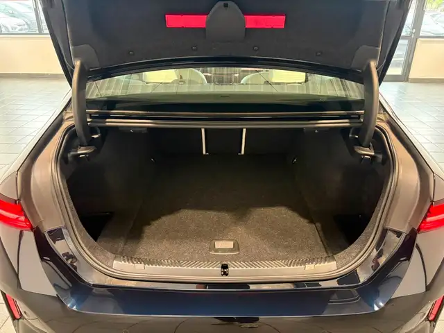 BMW I5 view 6