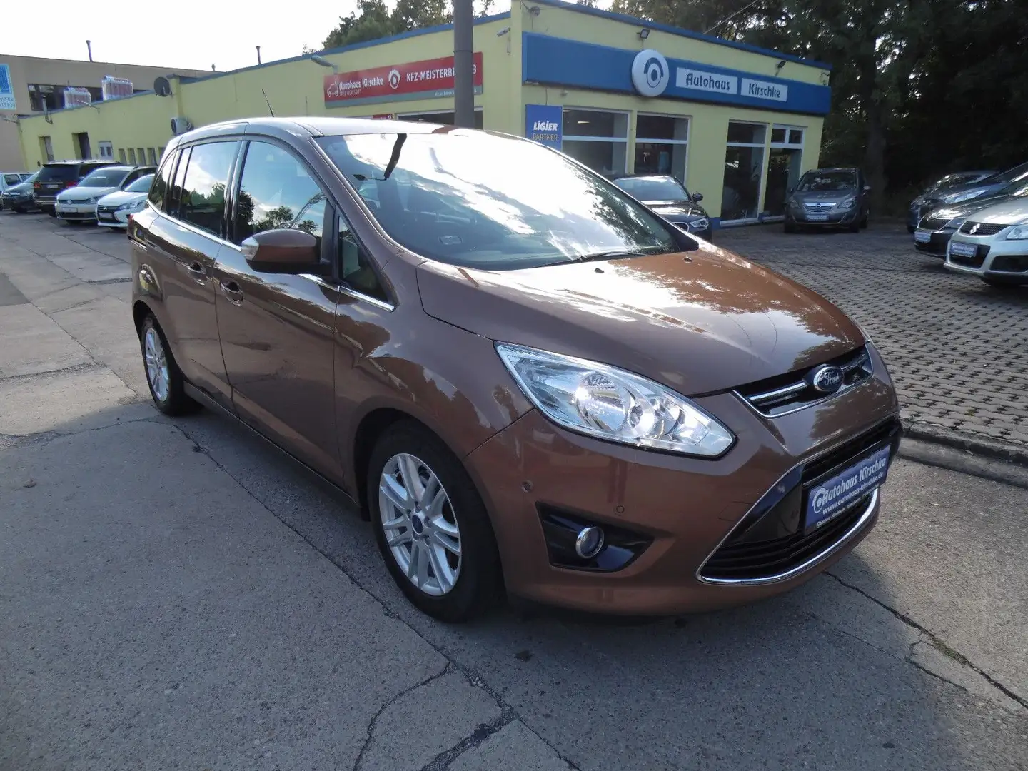 Ford Grand C-Max Grand C-MAX Titanium Braun - 1