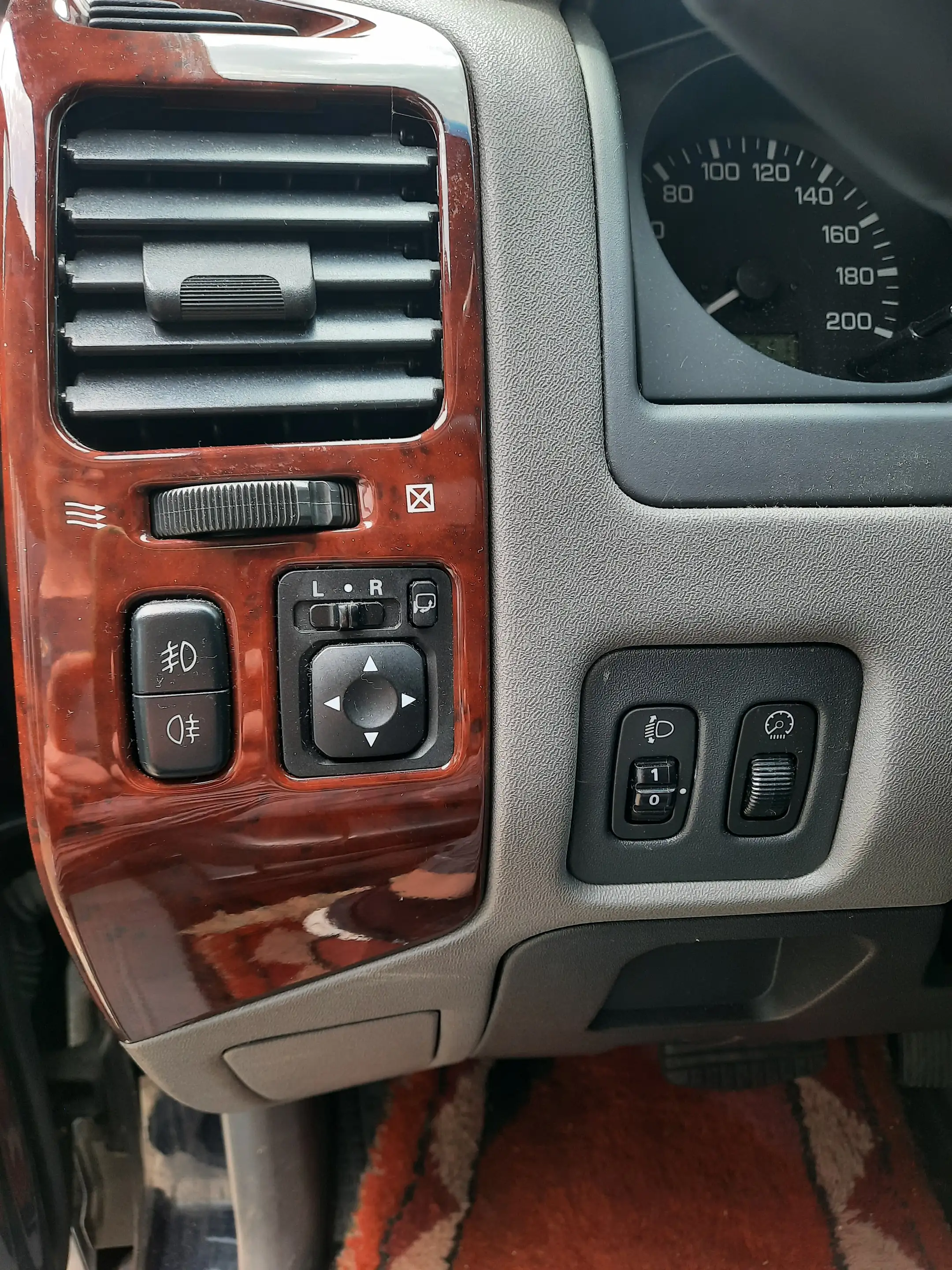 Mitsubishi Pajero — photo 9