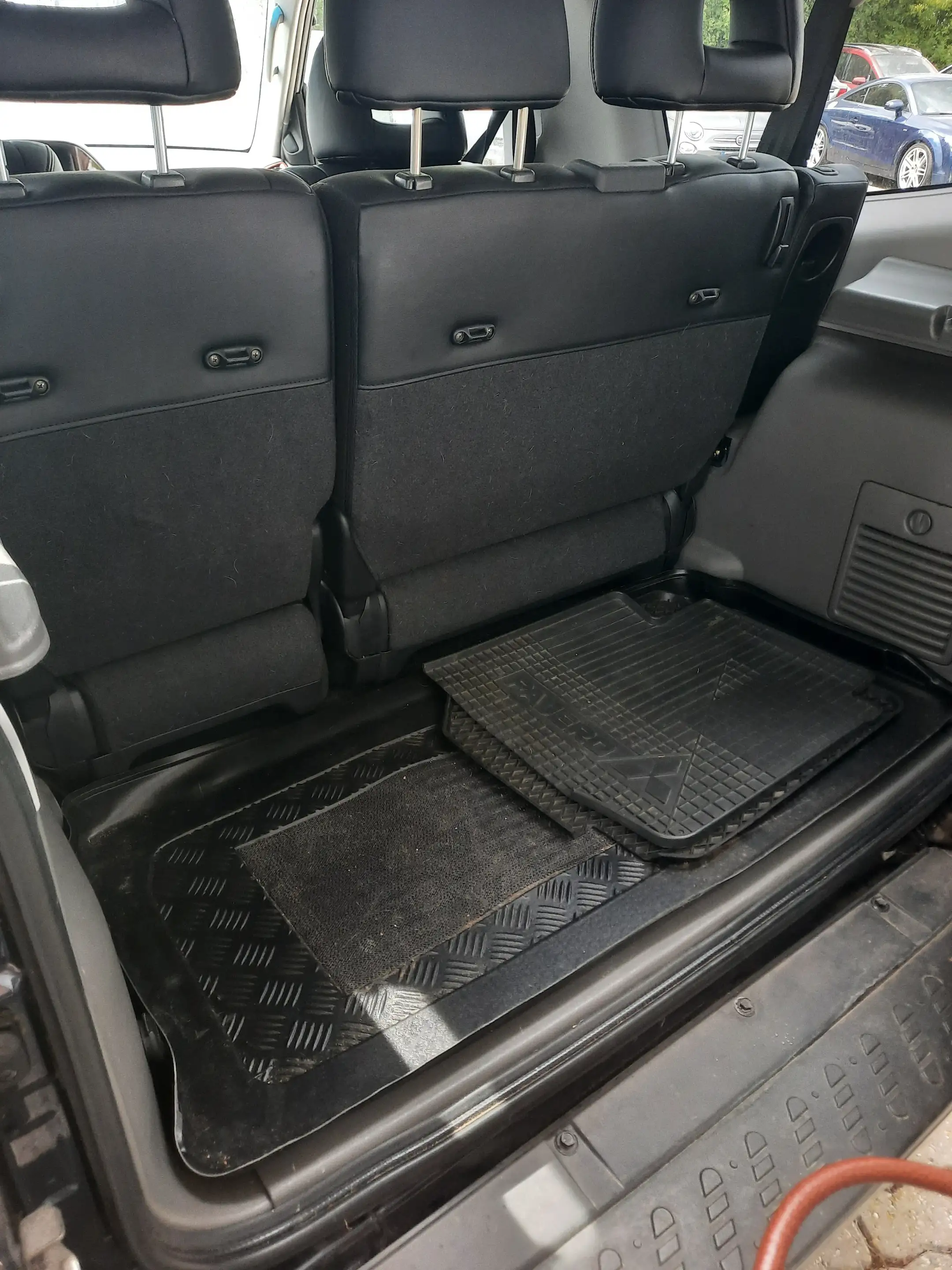 Mitsubishi Pajero — photo 13