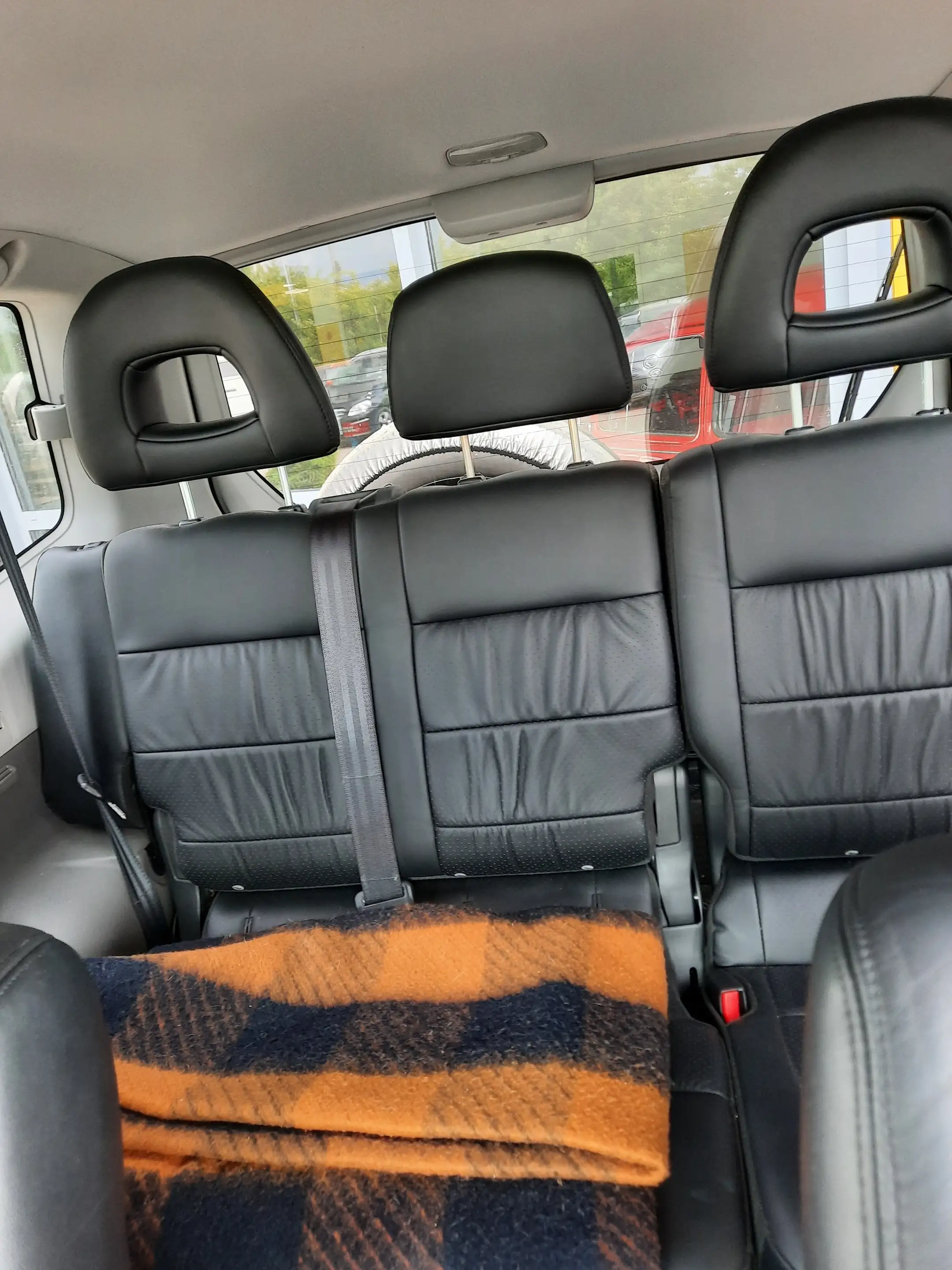 Mitsubishi Pajero — photo 12