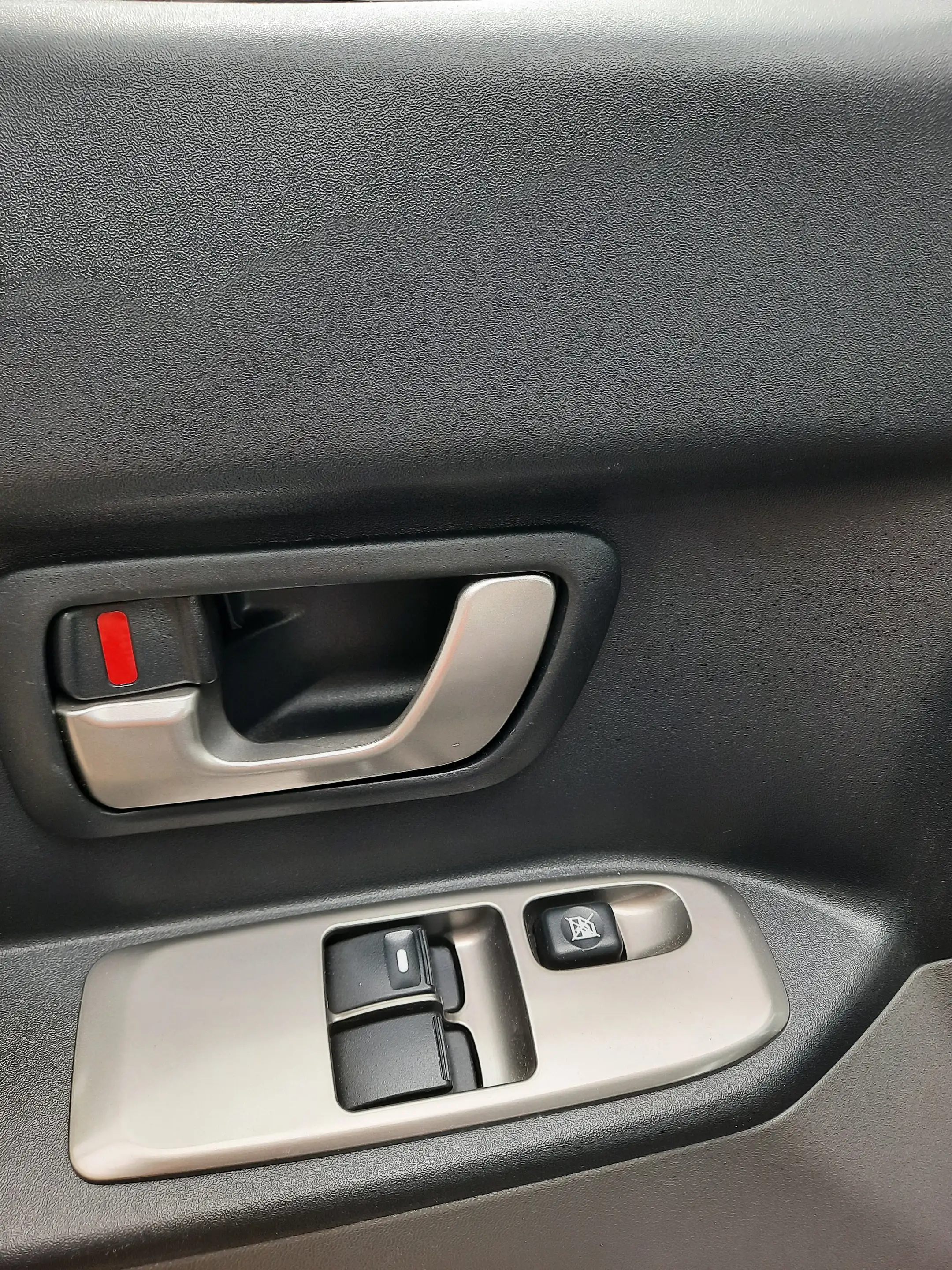 Mitsubishi Pajero — photo 10