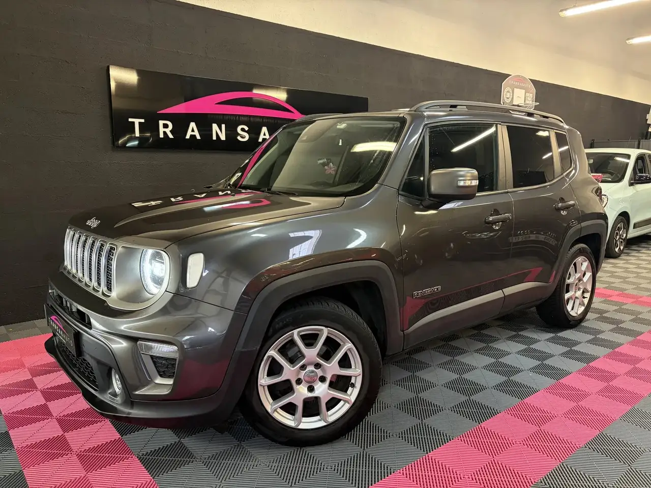 Jeep Renegade 1.6 MULTIJET 120ch LIMITED CARPLAY ATTELAGE GES CHAUFFANTS — photo 1 of 40