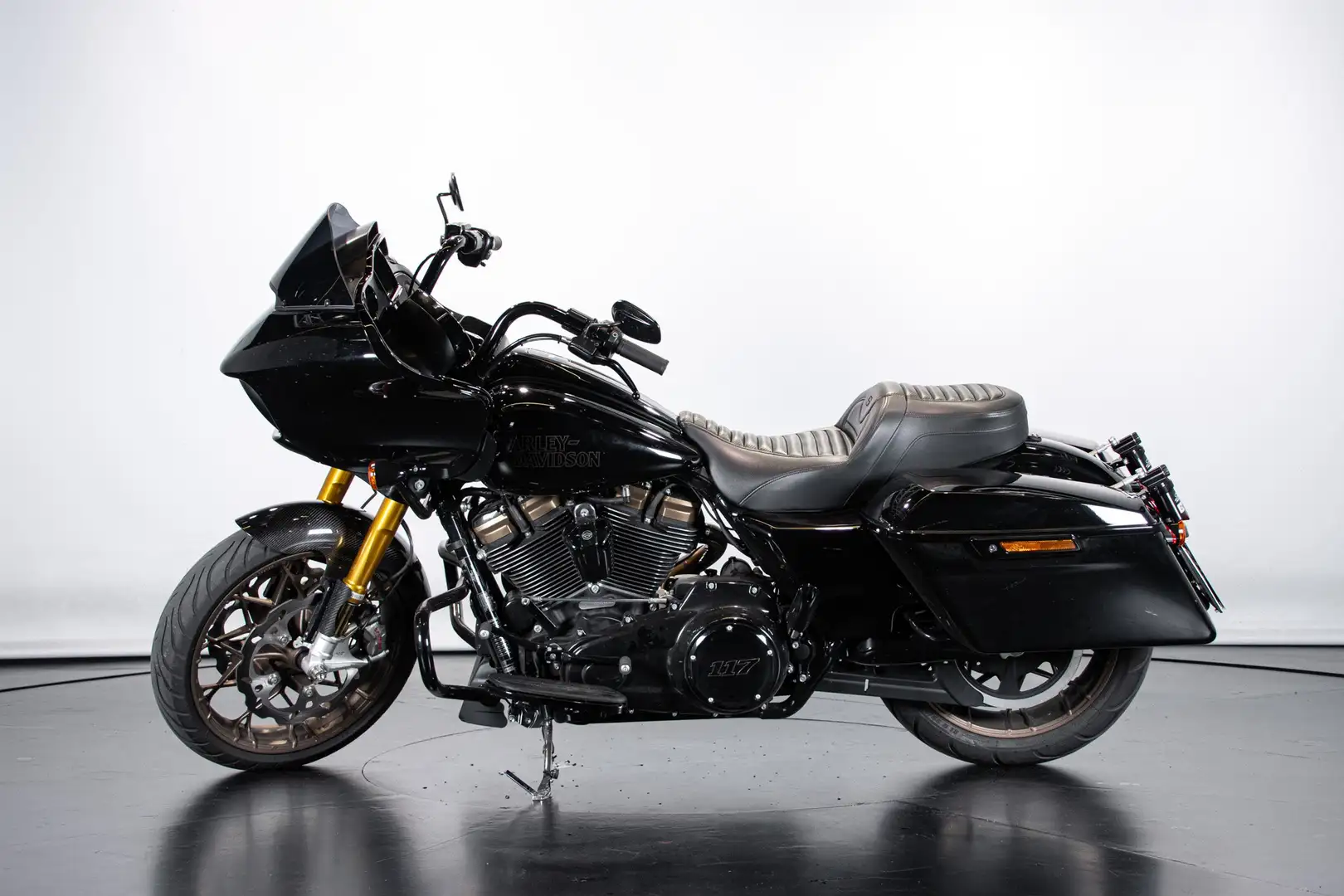 Harley-Davidson Road Glide ST Negru - 1