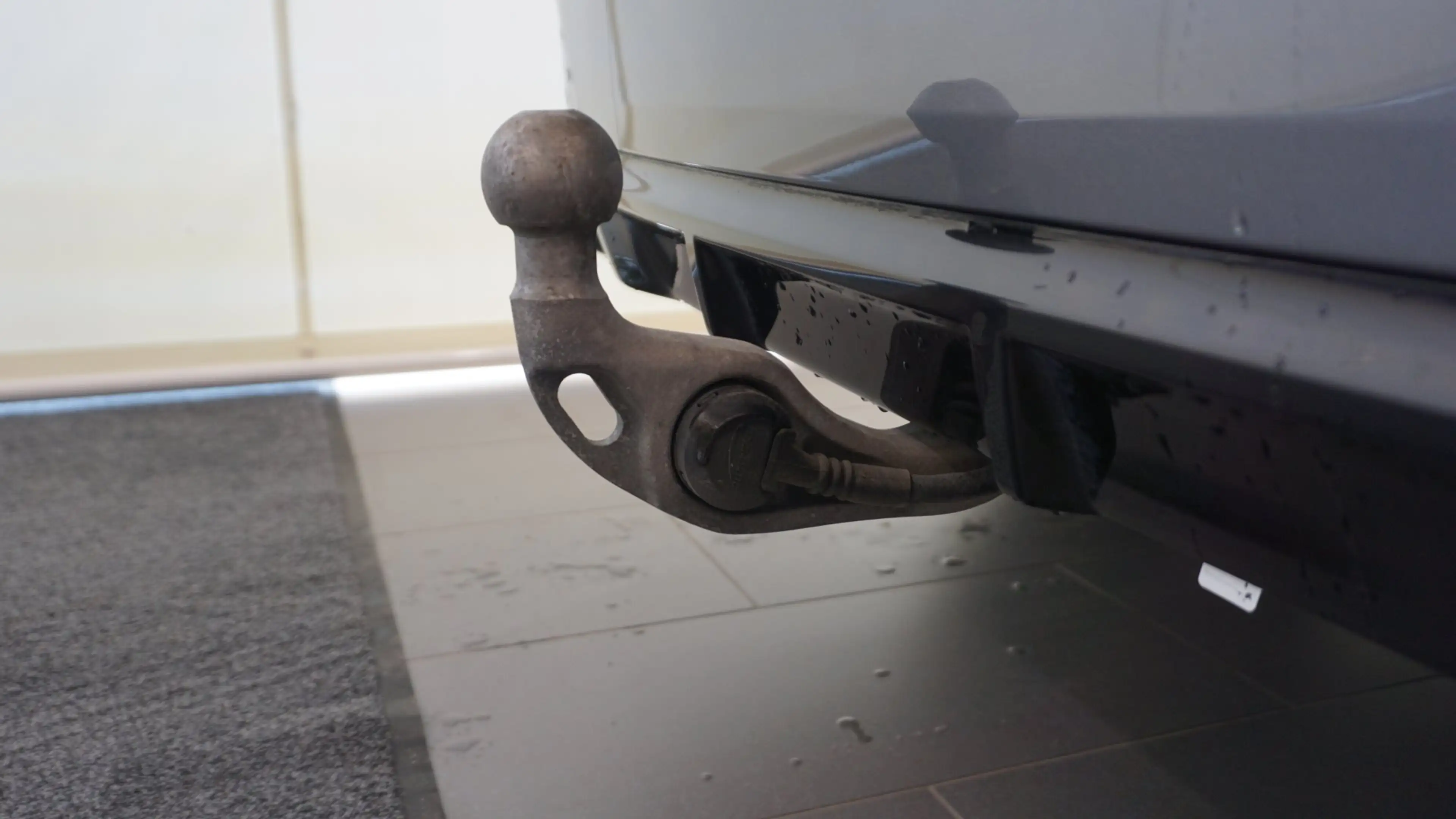 BMW 225 e xDrive — photo 14