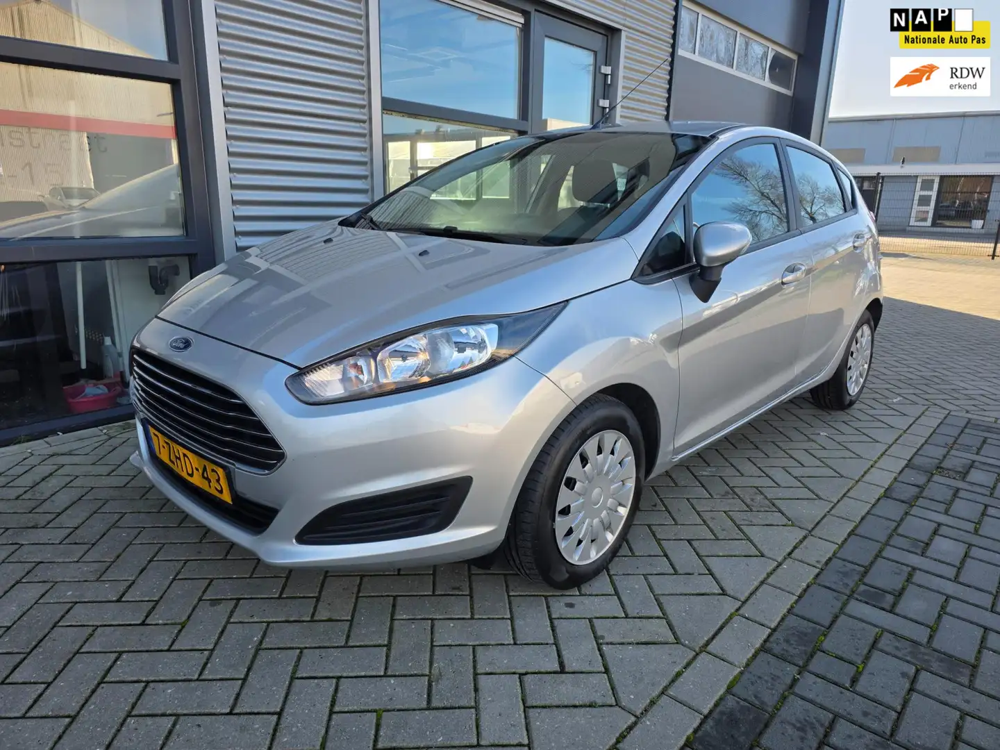 Ford Fiesta 1.6 TDCi Lease Style Gris - 1