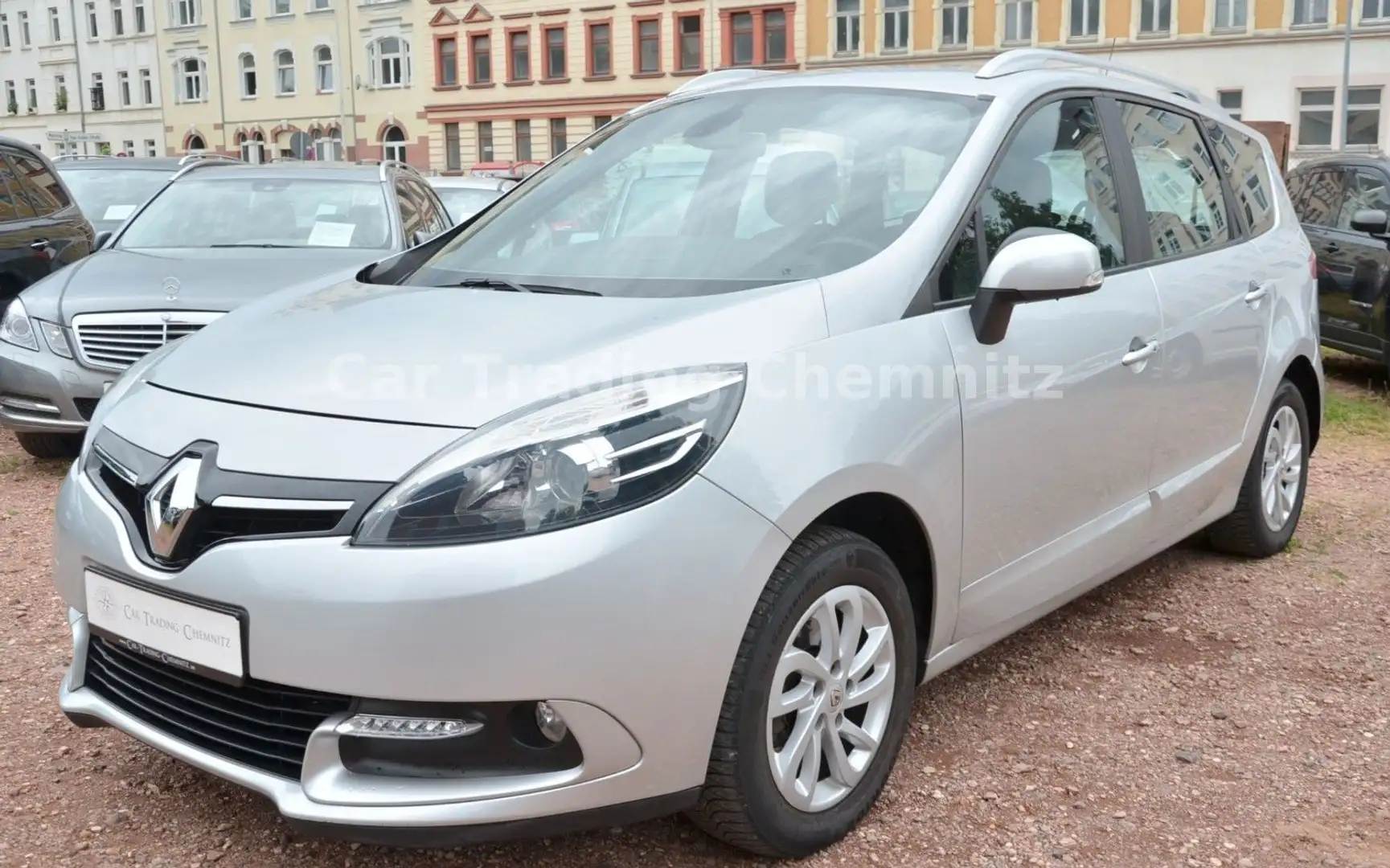 Renault Grand Scenic 1.5 dCi Navi Klimaautomatik 7 Sitze Silber - 1