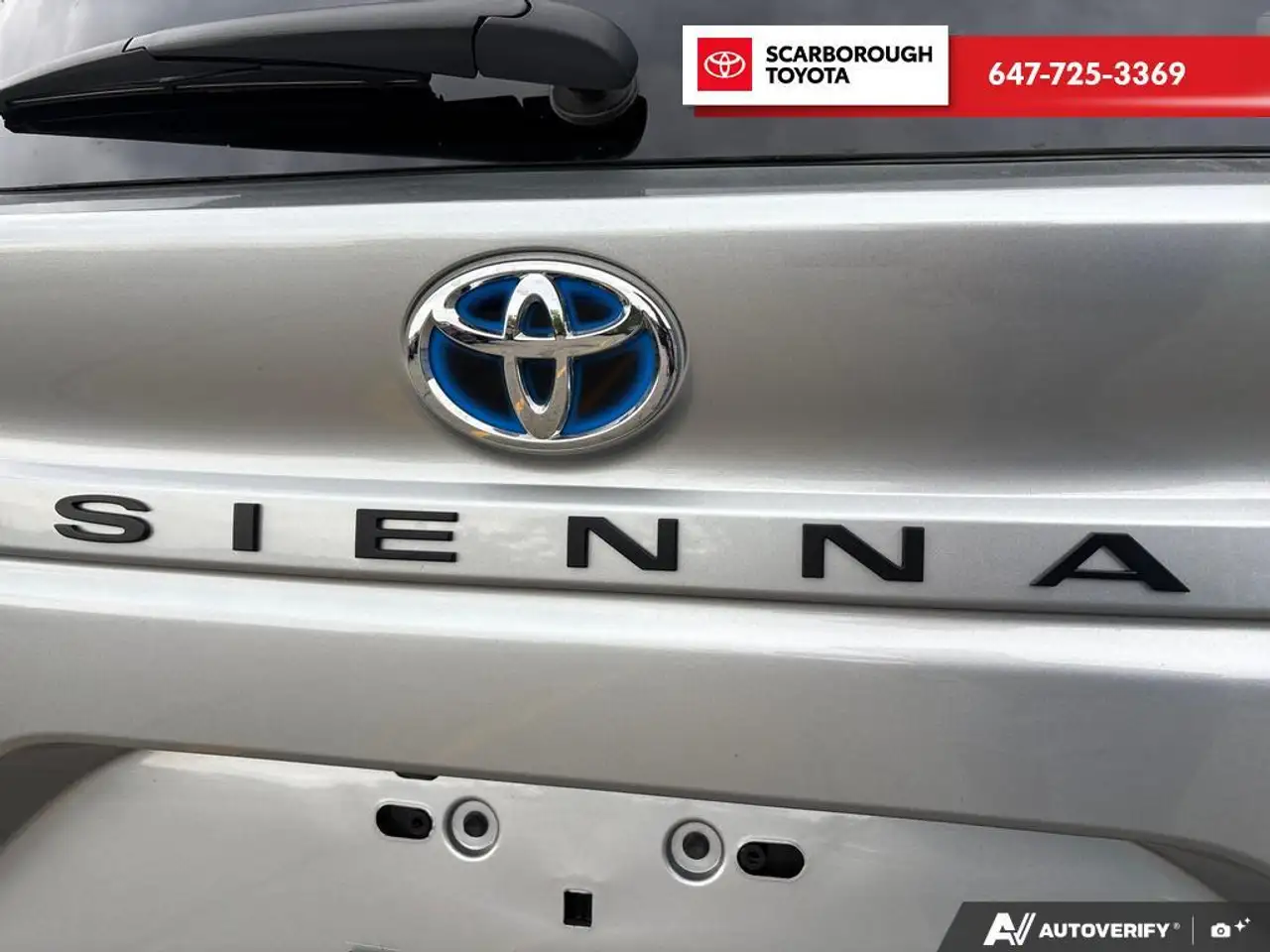 Toyota Sienna снимка Toyota Sienna