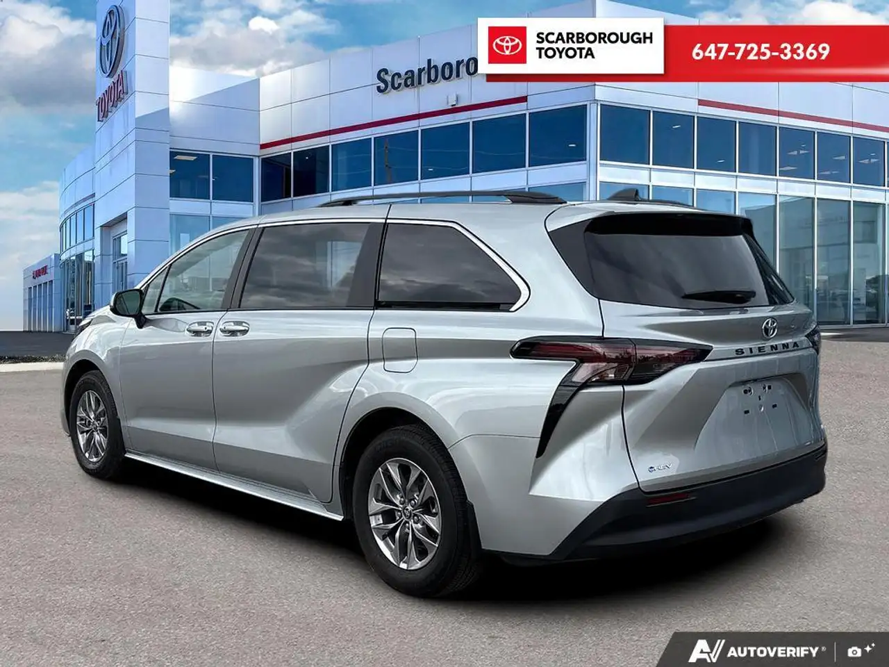 Toyota Sienna снимка Toyota Sienna