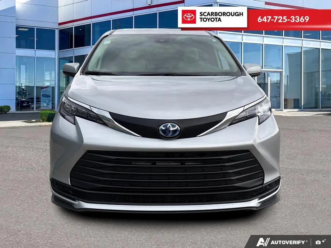 Toyota Sienna снимка Toyota Sienna