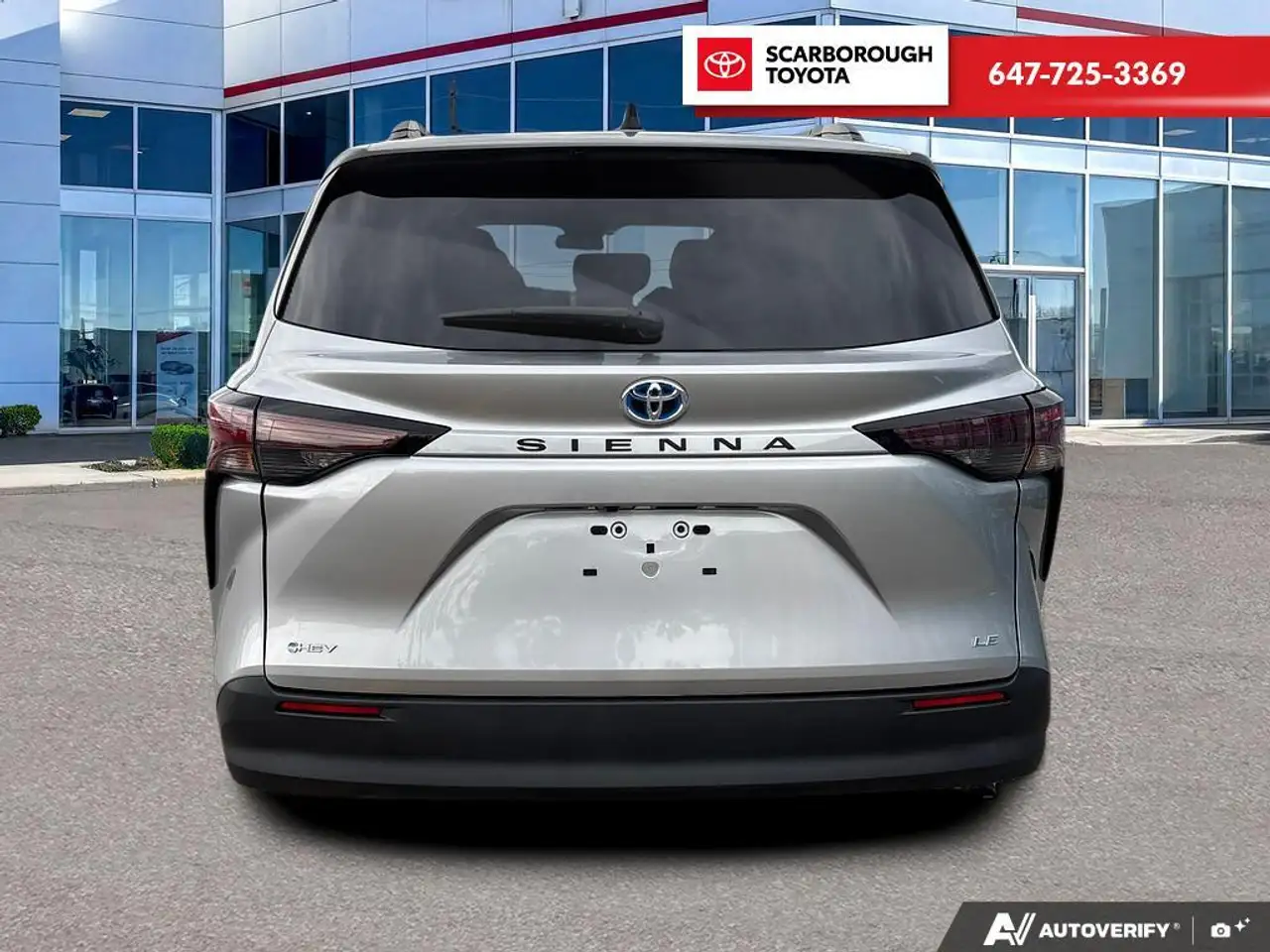 Toyota Sienna снимка Toyota Sienna