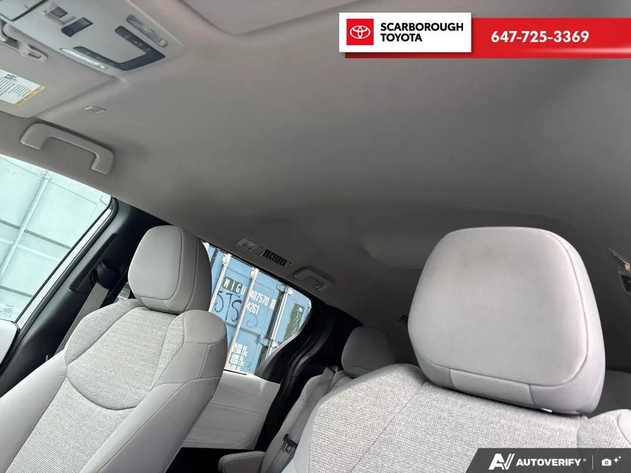 Toyota Sienna снимка Toyota Sienna