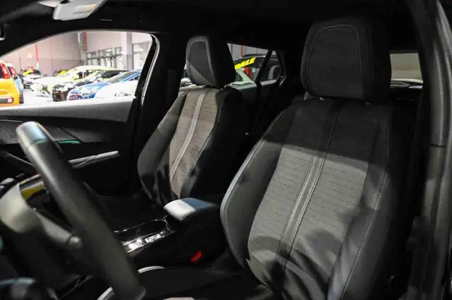 Peugeot 2008 view 10