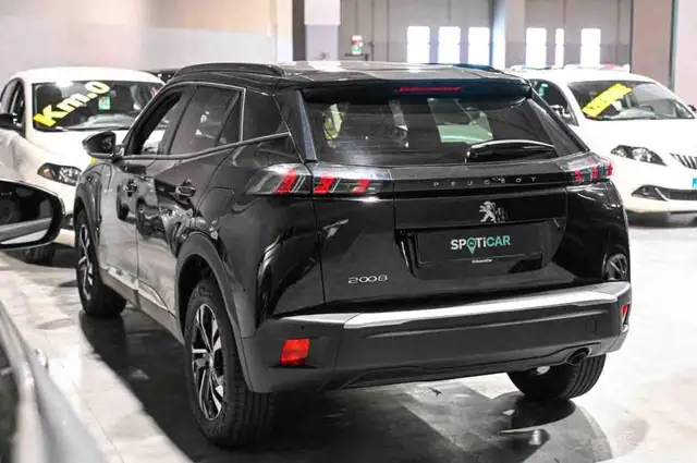 Peugeot 2008 view 4