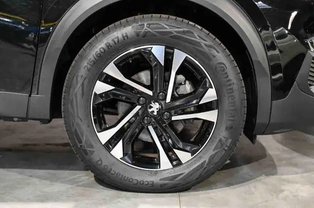 Peugeot 2008 view 6