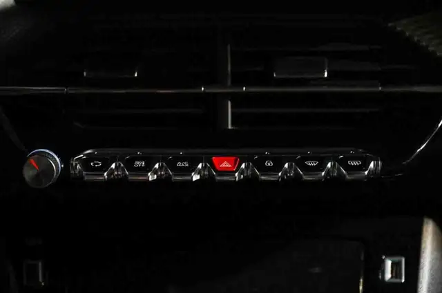 Peugeot 2008 view 14