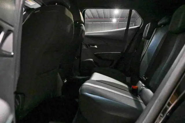 Peugeot 2008 view 11